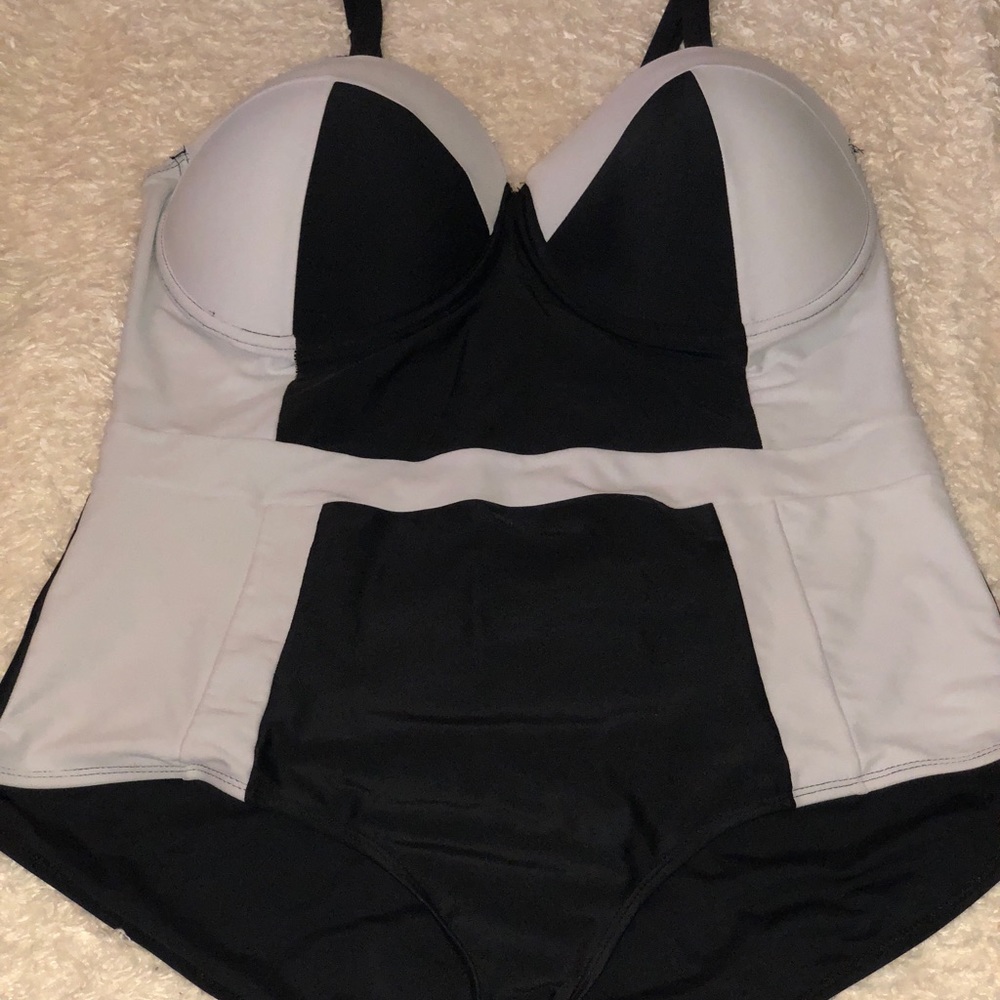 • black and white bathing suit •